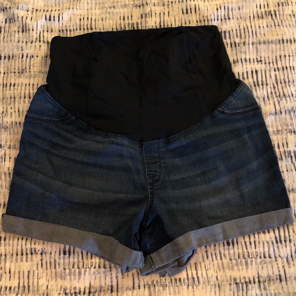 Maternity Jean Shorts •Size 14•